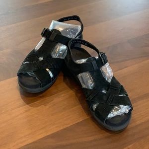 Mephisto Black Buckle Sandal EUR 37 US 6.5
